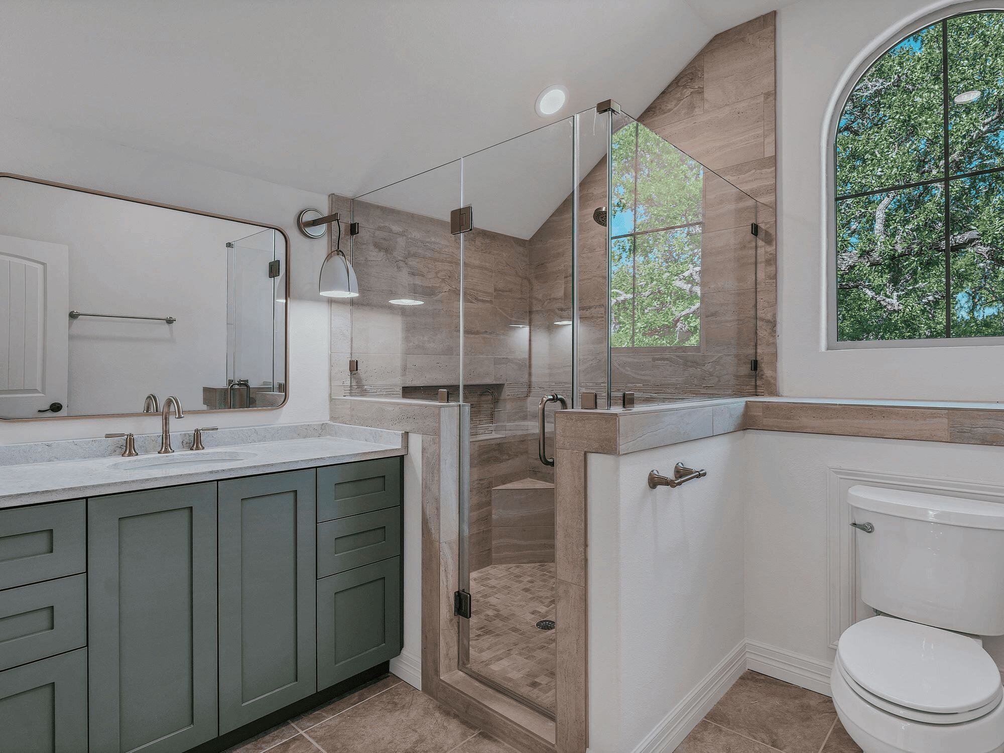  Bathroom Upstairs Suite with Tiled Shower and Window in San Antonio